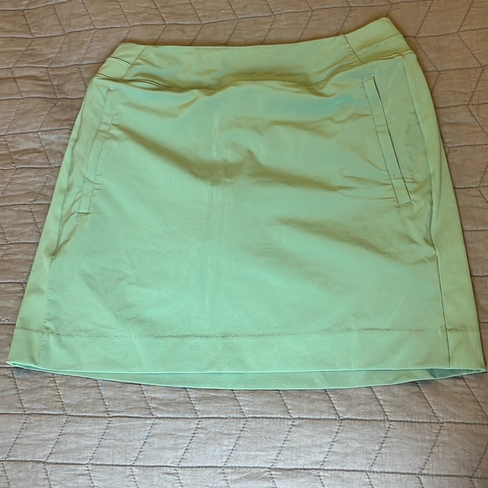 Green Athleta skirt size 4